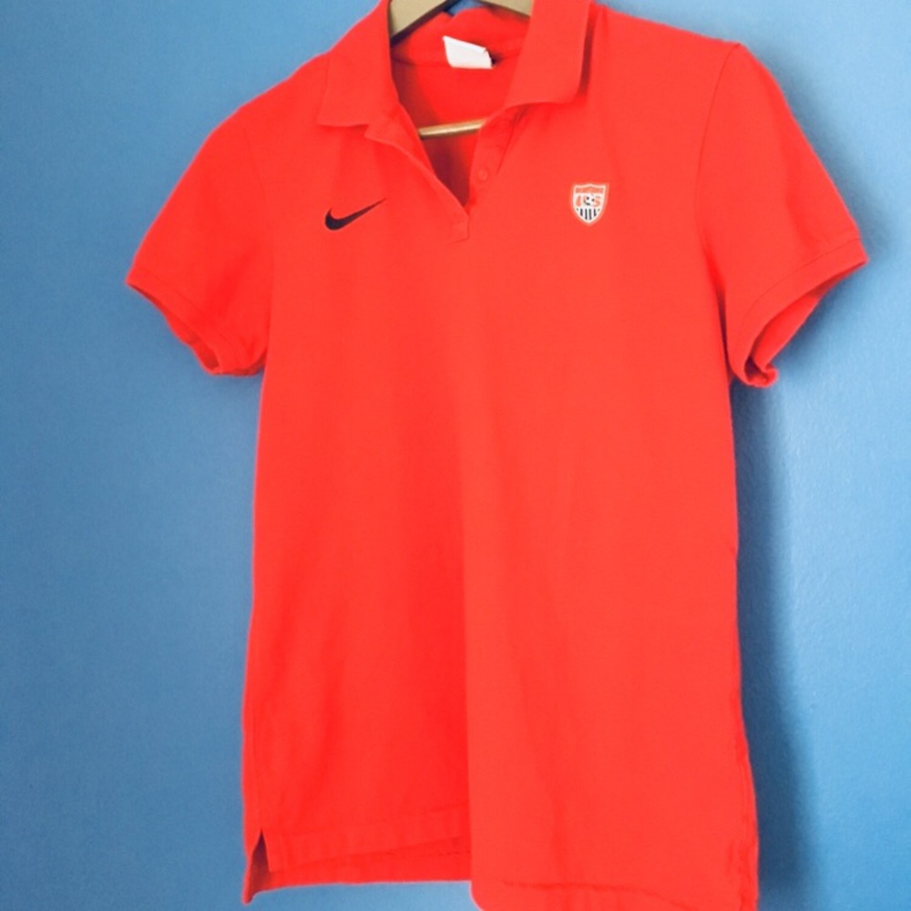 Nike Women Polo neck Tee